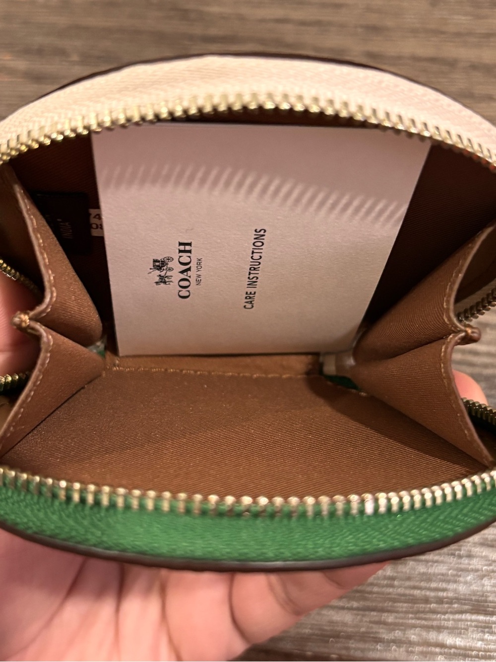 Coach- NWOT! RARE Brown Leather Round Zip Coin Wallet with Green Cactus Patch - Picture 7 of 10